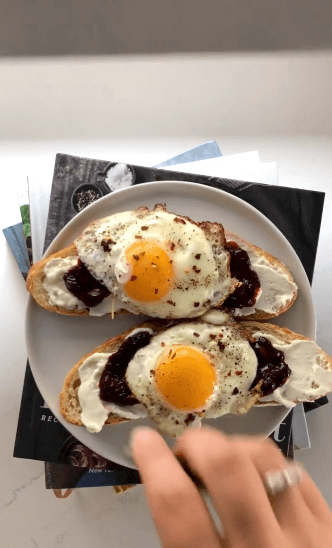Sunny-side-up eggs on toast pete and gerry's organic eggs