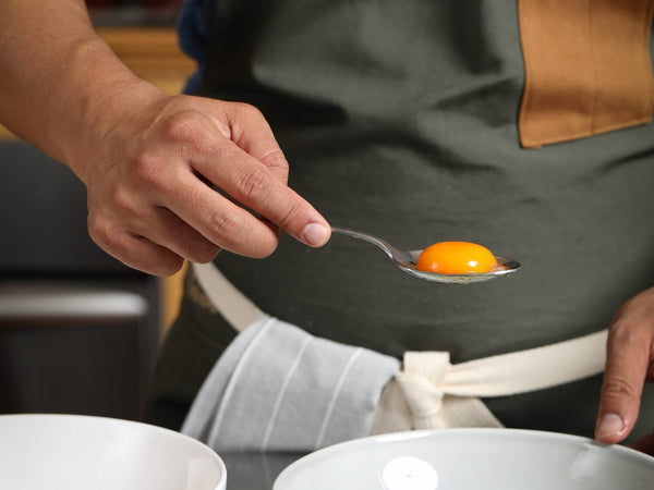 How to Separate Egg Whites From Egg Yolks
